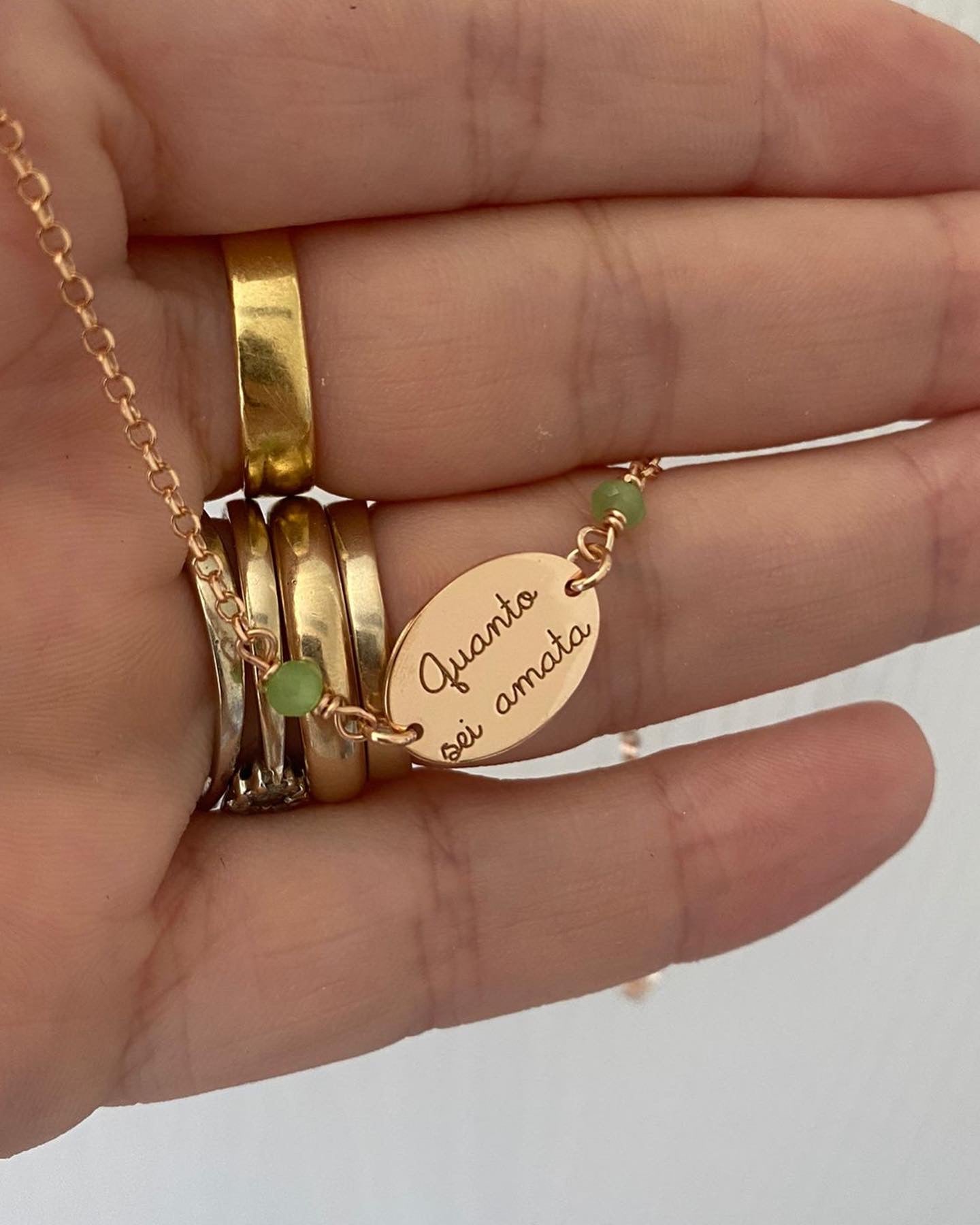 Collana con cristalli e piastrina ovale o tonda ed incisione personalizzabile