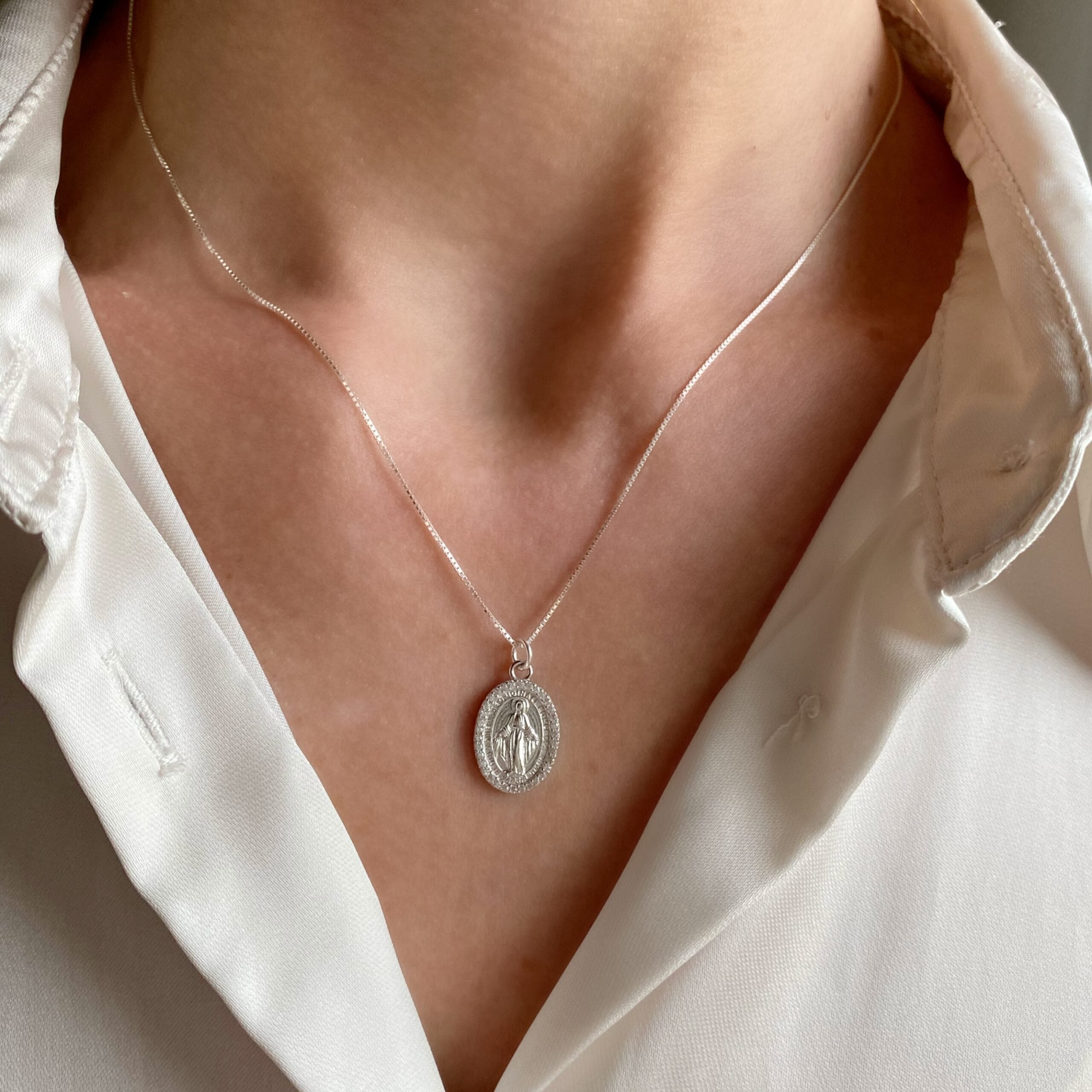 Collana madonnina zirconi