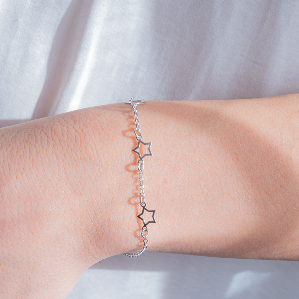 Bracciale stelle bucate passanti