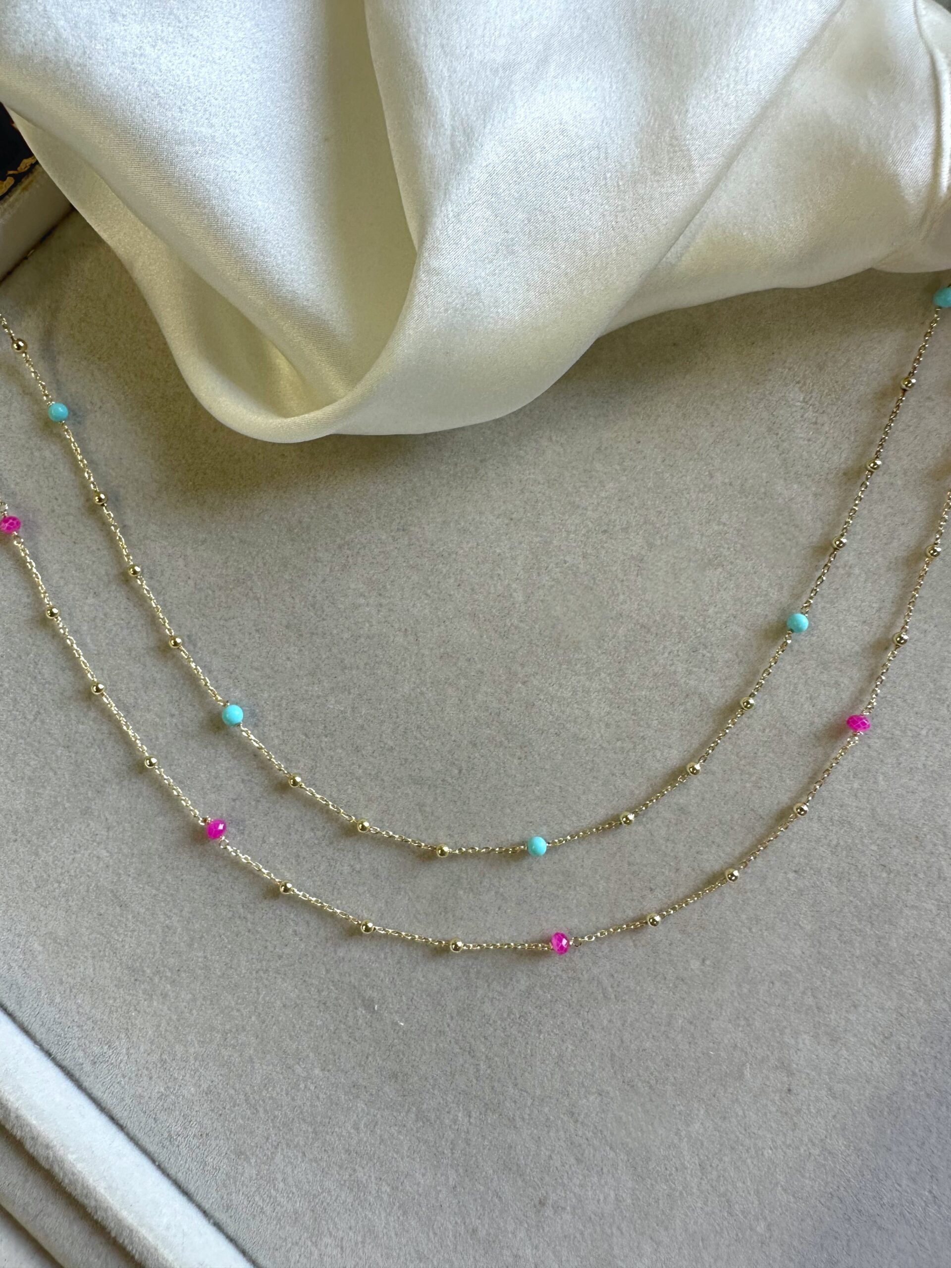 Choker rosario e cristalli distanziati