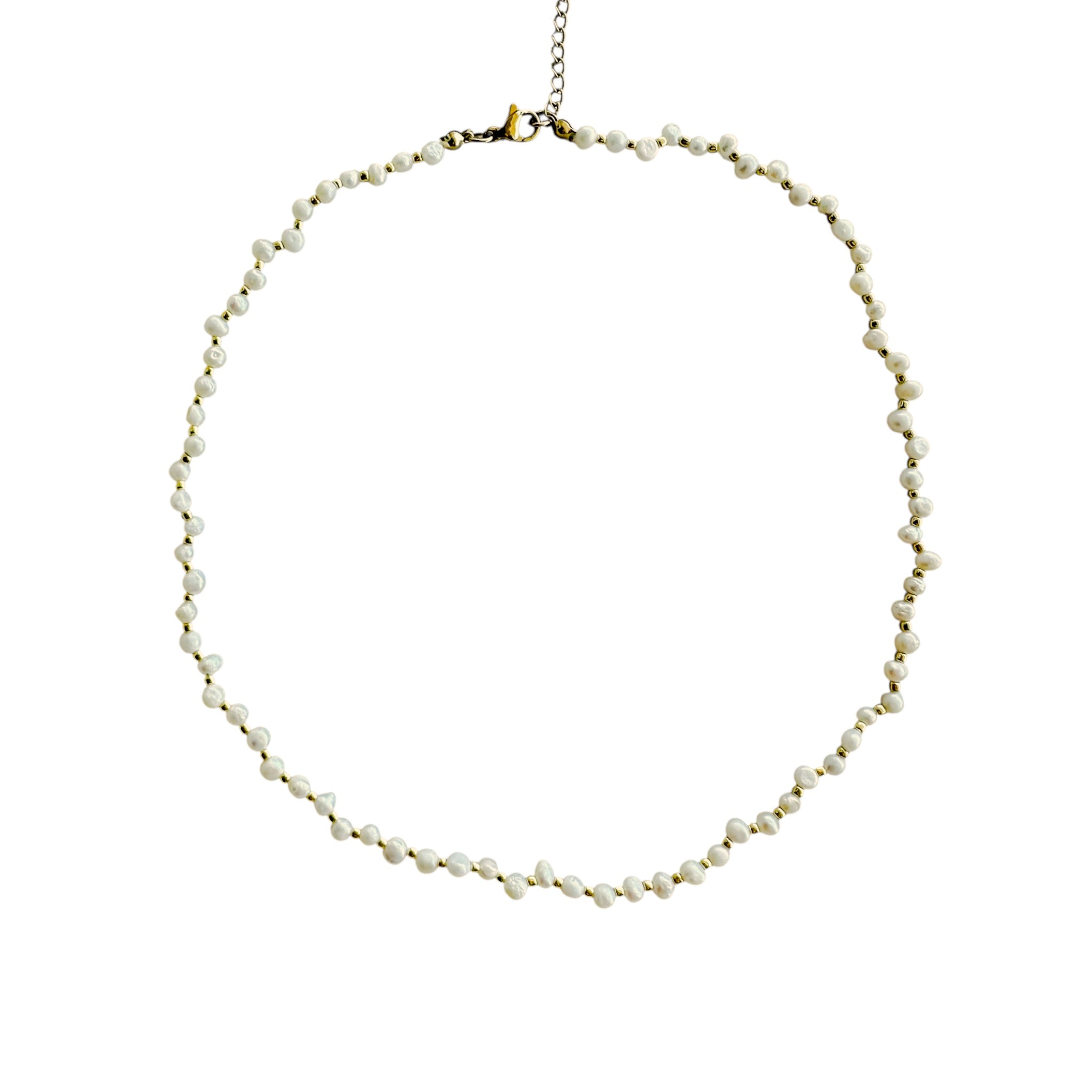 Collana perle twist e dettagli dorati