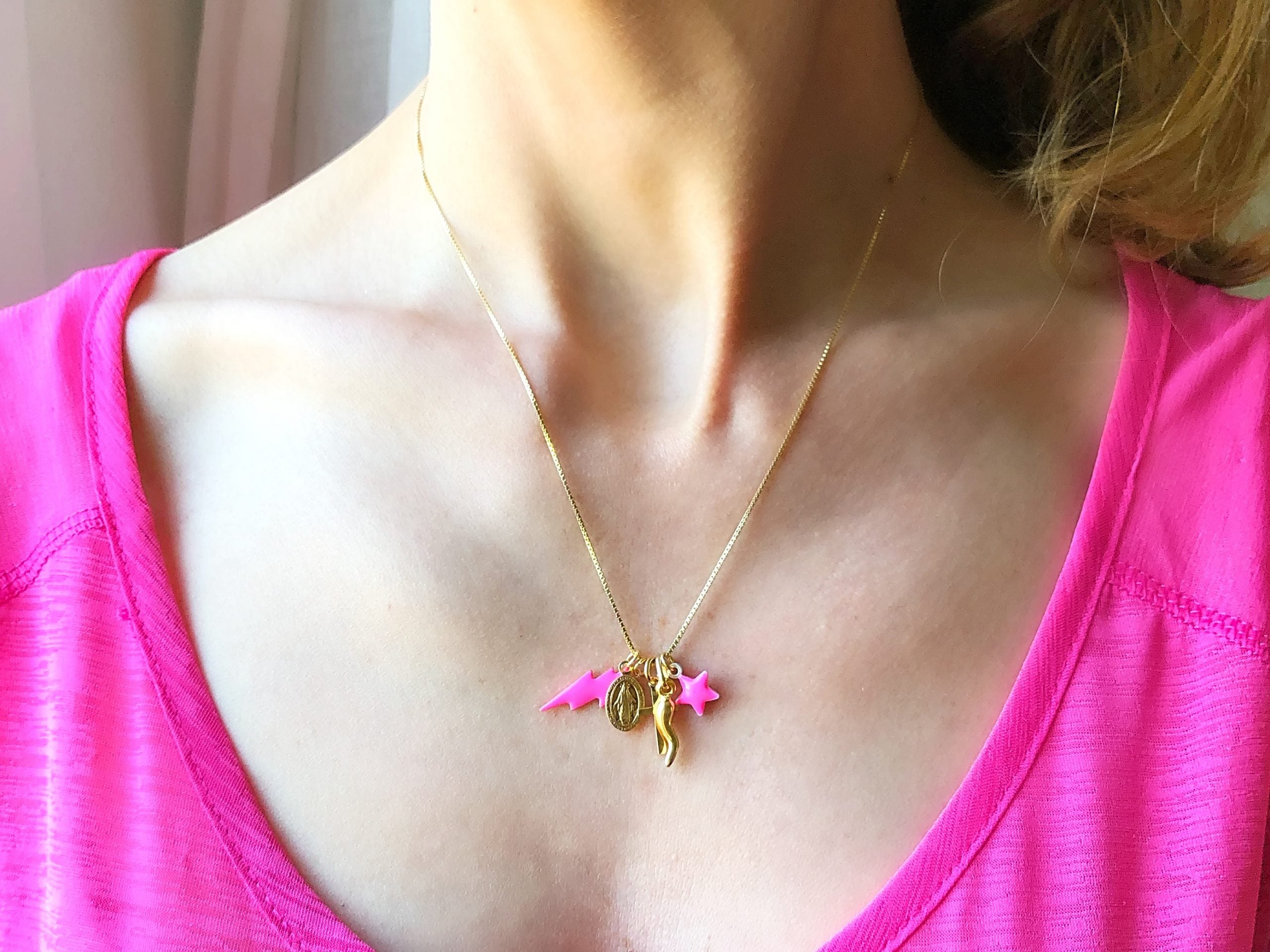 Collana multicharms portafortuna lettera zirconi