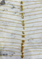 Collana iniziale liscia chunky brass